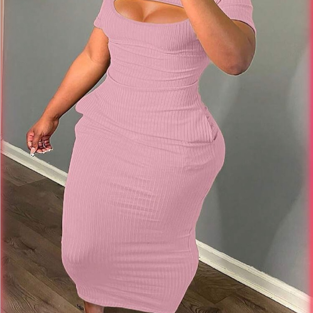 Elegant Pink Ribbed Dress